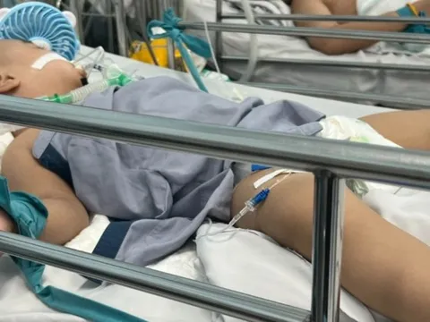 Cạn thuốc điều trị tay chân miệng nặng, TP.HCM ‘cầu cứu’ Bộ Y tế