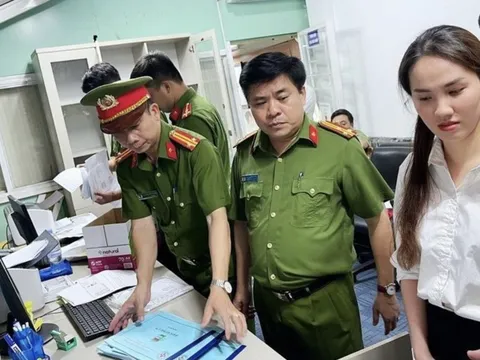 Tướng Tô Ân Xô: Người cụt cả hai tay vẫn được cấp bằng lái xe