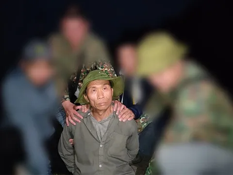 Bắt ‘người rừng’ liên tục ném đá vào người và xe du lịch đến núi Phi Oắc