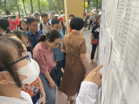 Thi lớp 10 chuyên tại Hà Nội: Tỷ lệ 1 chọi 30