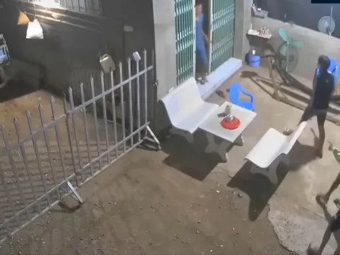 Trộm xăng bất thành, nhóm thanh niên cầm dao hù dọa chủ nhà