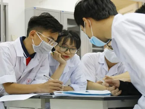 Tuyển sinh ngành Y: Không thể thiếu môn Sinh, môn Hóa