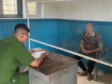 Quản lý đội xe lên mạng đặt mua tem kiểm định giả