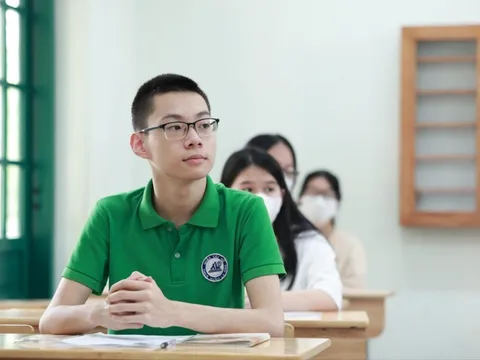 Hà Nội thi vào lớp 10 với tỉ lệ chọi khắc nghiệt, đề văn không khác lạ