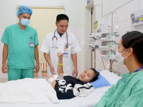 Hành trình cứu bệnh nhi ở Huế thoát 'cửa tử' do biến chứng sốc tim