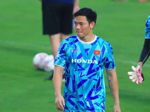 Thêm ngôi sao chia tay đội tuyển Việt Nam vì chấn thương