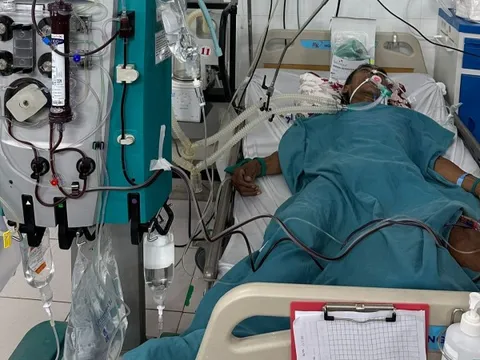 Nhậu rượu chan giấm, người đàn ông ở Cà Mau tử vong