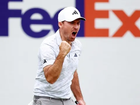 Ghi eagle không tưởng ở hố playoff, Nick Taylor đi vào lịch sử golf Canada