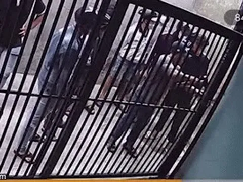 Nhóm người ngang nhiên phá khóa xông vào nhà dân ở TPHCM