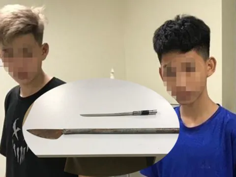 Bắt hai đối tượng mang kiếm cướp tài sản của đôi nam nữ tâm sự đêm khuya