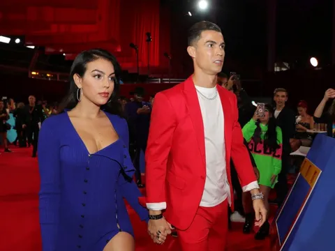 Những chi tiết lạ trong hợp đồng tiền hôn nhân của Ronaldo