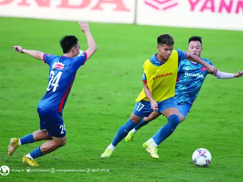 Đội tuyển Việt Nam: Chờ màn ra mắt của sát thủ tương lai