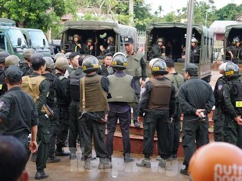 Vụ nổ súng tấn công trụ sở xã ở Đắk Lắk: Thêm 1 nghi phạm ra đầu thú