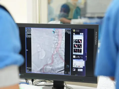 Thay van tim qua da, cụ bà 68 tuổi xuất viện chỉ sau 2 ngày