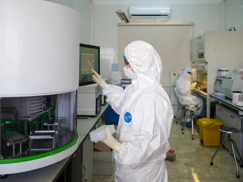 Bệnh nhân mắc COVID-19 sẽ không còn được điều trị miễn phí