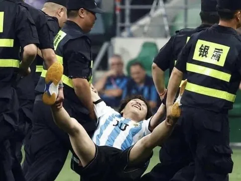 Bị cảnh sát bắt vì ‘tấn công’ Messi, fan Trung Quốc vẫn cười tươi