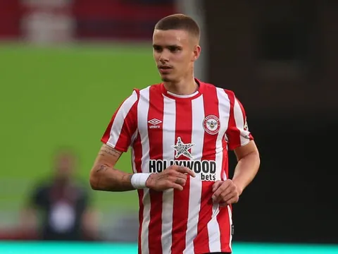 Con trai Beckham được CLB Ngoại hạng Anh mua đứt theo hợp đồng 1 năm