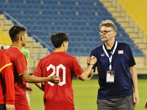 Cuộc 'cách mạng' khó thành của ông Troussier