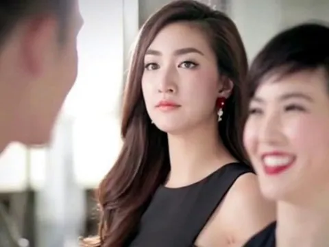 Gặp chồng và 'người quen' tay trong tay, vợ đi theo và chết lặng vì sự thật trong căn nhà sang trọng