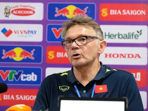 HLV Troussier: 'Có sai sót, nhưng không sao cả, các cầu thủ đã chơi một trận rất tốt'