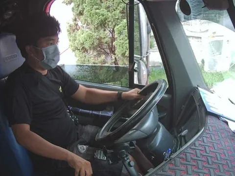 Tài xế container trộm hơn 2.000 đôi giày Dr. Martens trị giá tiền tỷ tại TPHCM