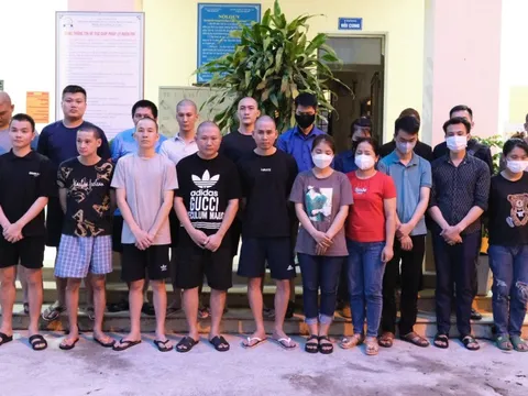 Đường dây làm giấy tờ giả thu lợi hơn 20 tỷ đồng