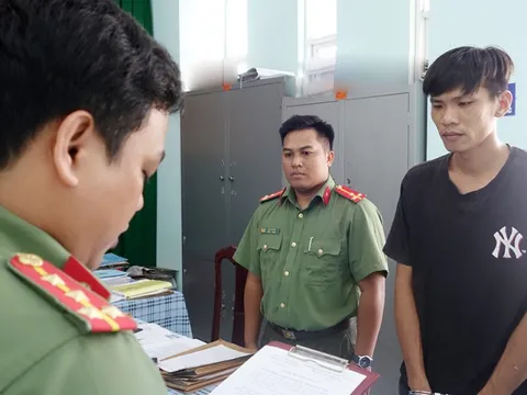 Công an An Giang bắt đối tượng mua bán trái phép vũ khí quân dụng