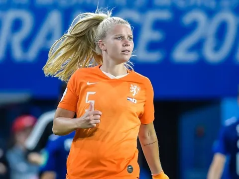 Hậu vệ tuyển nữ Hà Lan đột ngột chấm dứt sự nghiệp vì bị sảy thai