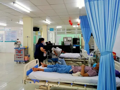 7 du khách nhập viện vì ngộ độc ở Đà Nẵng