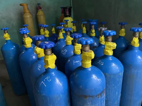 Phát hiện đường dây vận chuyển, mua bán trái phép hàng trăm bình khí cười tại Huế