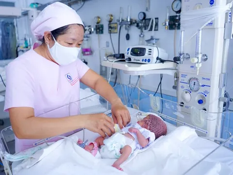 Tăng huyết áp ác tính thai kỳ, mẹ con sản phụ nguy kịch