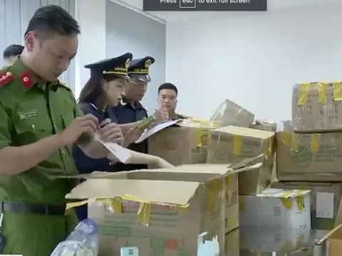 Giám đốc công ty chuyển phát đánh tráo hàng hóa đắt tiền 'quá cảnh' Nội Bài