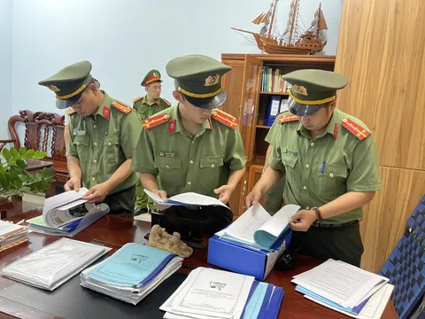 Bắt tạm giam giám đốc Ban quản lý Rừng phòng hộ Hương Thủy