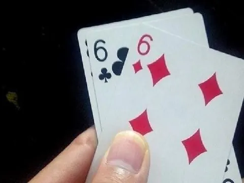 Bốn cán bộ Sở TN&MT Quảng Bình bị bắt quả tang đánh bạc