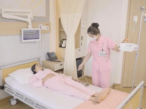 Truyền Zoledronic acid - Giải pháp “vàng” rút ngắn thời gian điều trị loãng xương