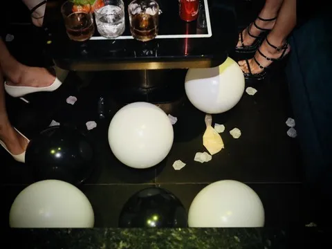 Cảnh sát 'đột kích' quán bar ở trung tâm TPHCM