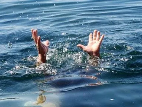 Hai trẻ tử vong do cấp cứu đuối nước sai cách