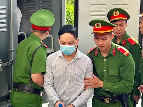 Cựu thư ký lãnh đạo Bộ Y tế khai đem hàng chục tỷ nhận hối lộ đi mua đất, cho vay