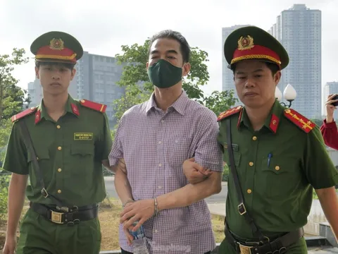 Cựu Thứ trưởng Tô Anh Dũng nói lần sau không được đưa tiền, nhưng đưa thêm 7 lần vẫn nhận