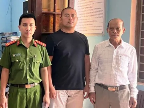 Đòi nợ thay người khác, 4 đối tượng bị khởi tố, tạm giam