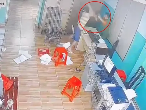 Truy tìm người đàn ông xông vào trụ sở tấn công công an phường