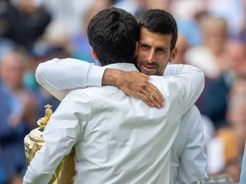 Djokovic đưa Carlos Alcaraz lên mây: ‘Tôi chưa từng gặp tay vợt nào như cậu ấy’
