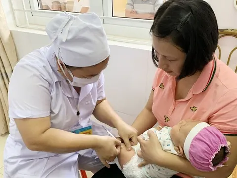Năm 2023, tiếp tục bố trí ngân sách cho Bộ Y tế để mua vaccine tiêm chủng mở rộng