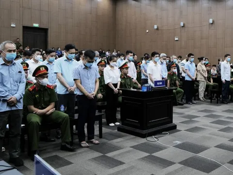 Chị gái bị đề nghị điều tra, cựu chuyên viên Bộ GTVT bất ngờ ‘quay xe’ nhận tội