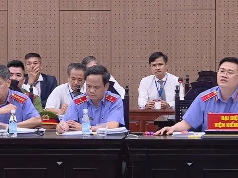 Vụ chuyến bay giải cứu: Chị gái một bị cáo bị đề nghị điều tra sau khi nộp bằng chứng cho tòa