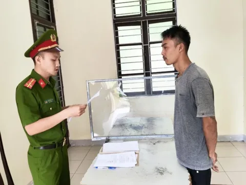 Con rể trộm tiền bố vợ rồi giấu vào bể nước trên mái nhà