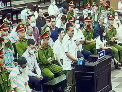 Nhóm cựu quan chức ăn năn, xin hưởng khoan hồng