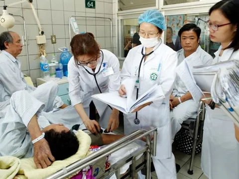 Đề xuất bổ sung tiêu chuẩn xét tặng danh hiệu “Thầy thuốc nhân dân”