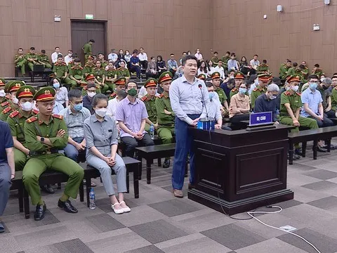 Cựu Phó Chủ tịch UBND tỉnh Quảng Nam Trần Văn Tân lẩy thơ khi nói lời sau cùng