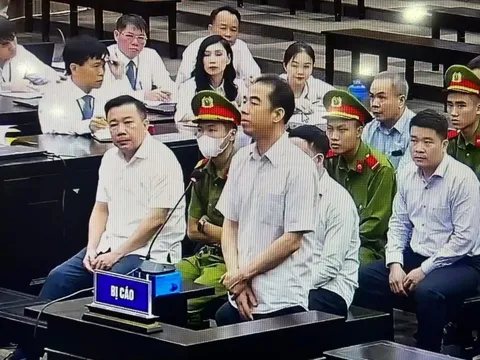 Giọt nước mắt muộn màng ở phiên tòa ‘chuyến bay giải cứu’